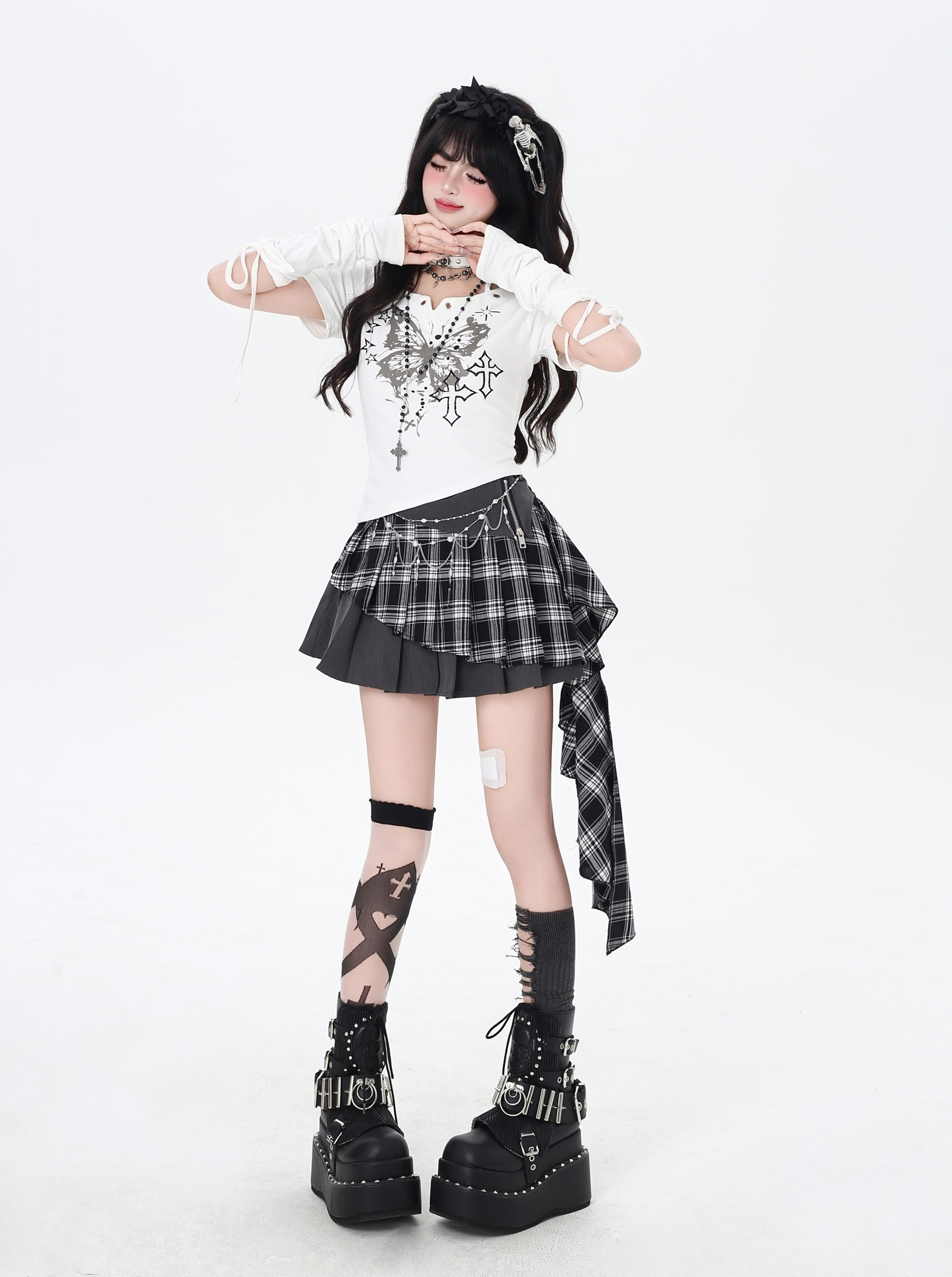 バタフライ柄ホルターネックT