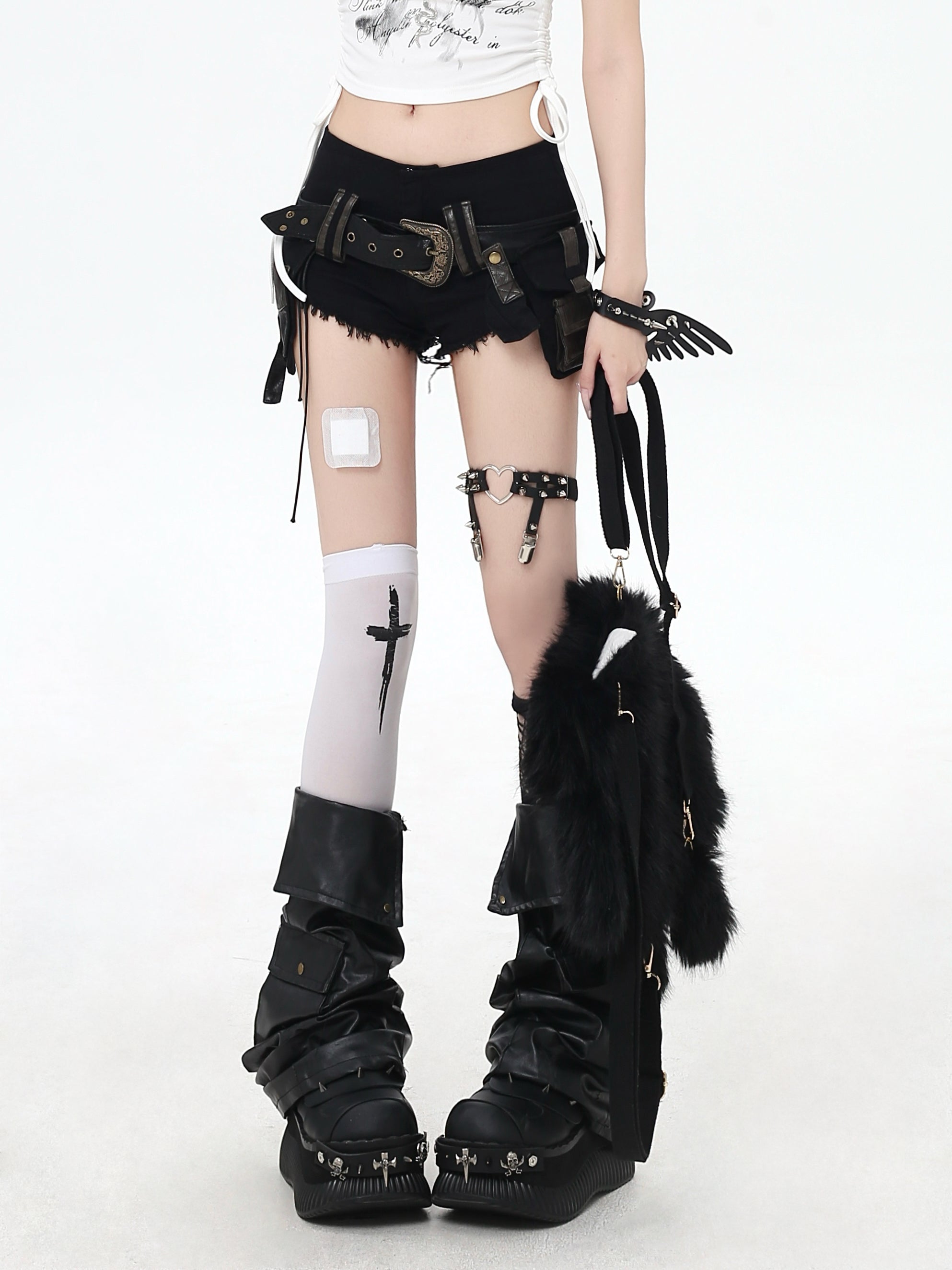 ローライズ✖フリンジベルト付きデニムショーパン