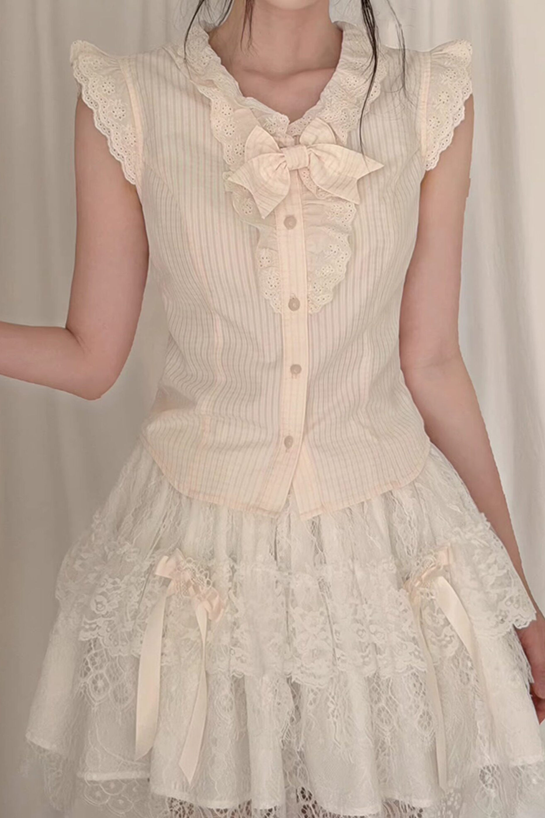 フライングスリーブガーリートップス