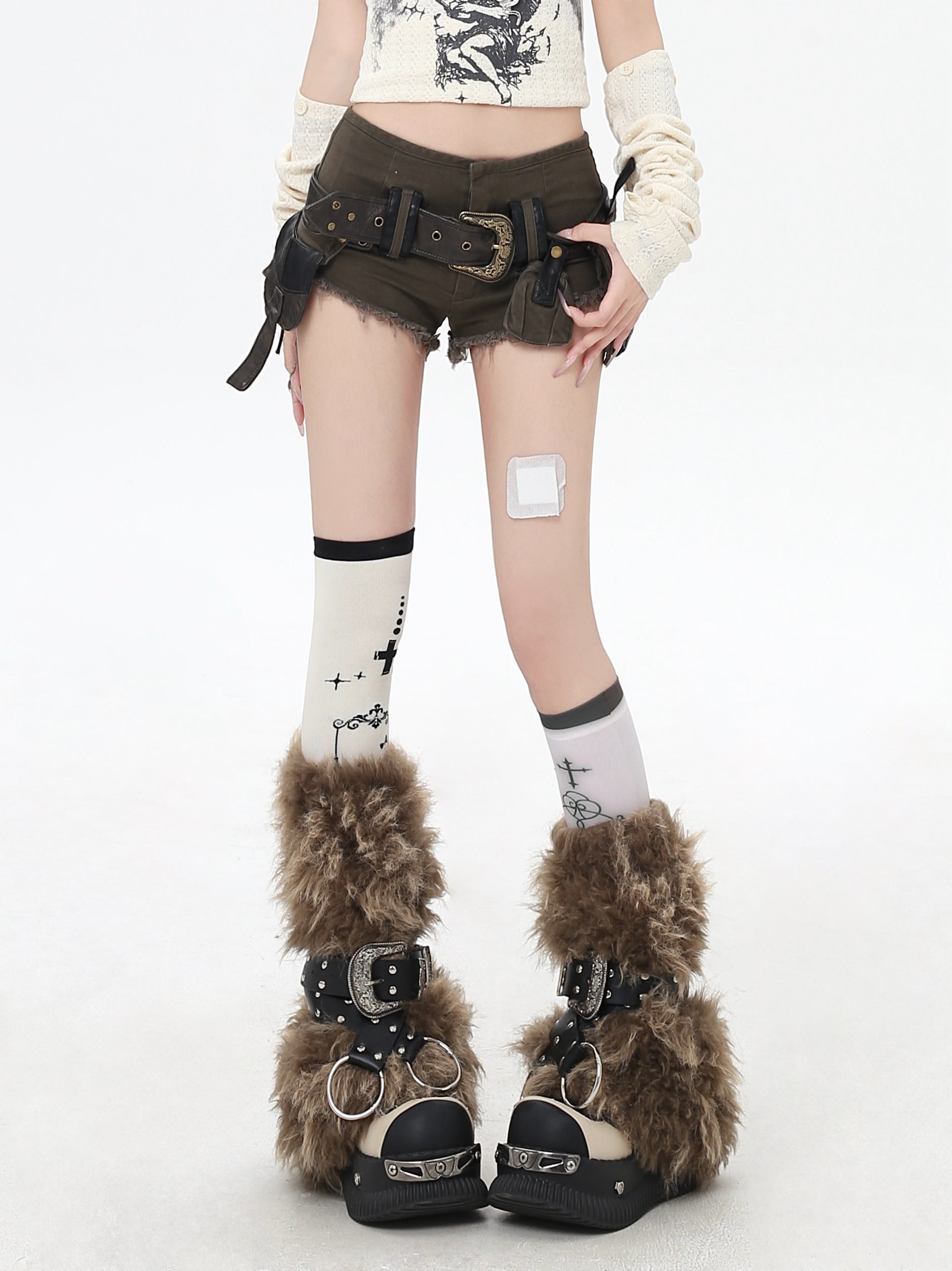 ローライズ✖フリンジベルト付きデニムショーパン