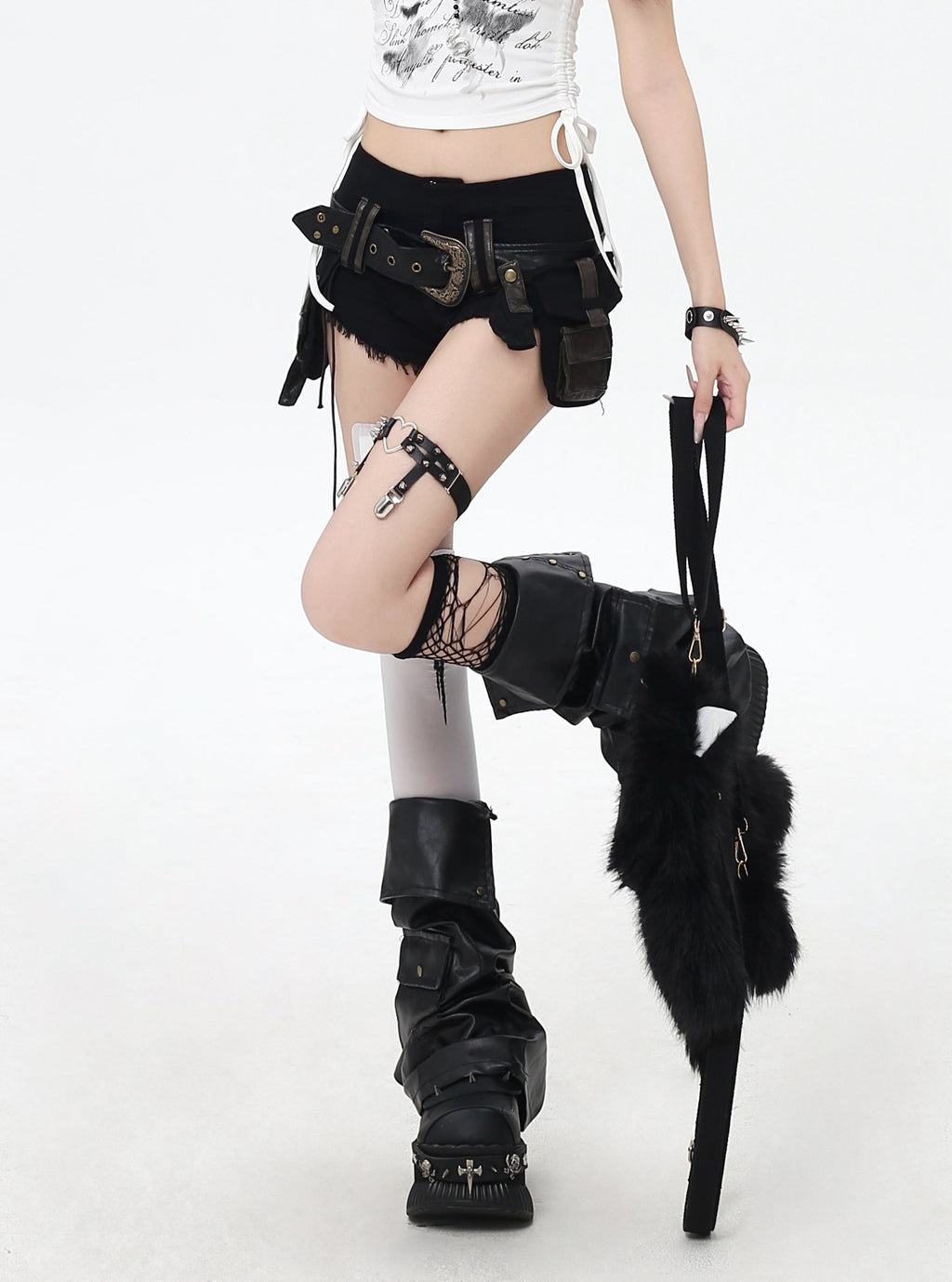 ローライズ✖フリンジベルト付きデニムショーパン
